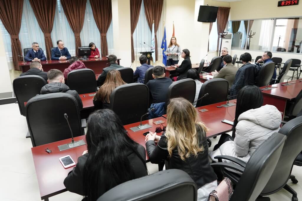 Finalizimi i programit të praktikave të punësimit në UE, Uniel
