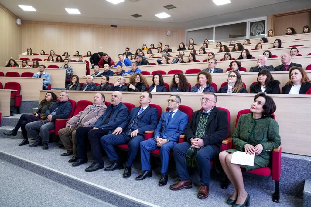 Universiteti i Elbasanit i jep “Certifikatë Mirënjohje” prof. dr. Ziso Thomollari, Uniel