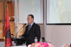 Nis punën urdhri i punonjësit social, Uniel