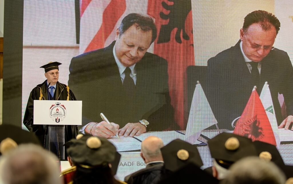 Universiteti i Elbasanit “Aleksandër Xhuvani” zhvilloi Ceremoninë e diplomimit të studentëve për vitin akademik 2018-2019, Uniel
