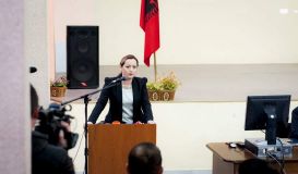  Zv/Kryeministri, Znj. Senida Mesi zhvillon bashkëbisedim me stafin dhe studentët e FE,UNIEL