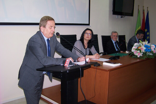 Konferencë e departamentit të Gjuhës në Universitetin e Elbasanit mbi veprimtarinë e Prof.Dr Remzi Përnaska 