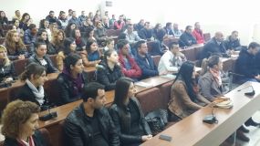Takim i studentëve të psikologjisë me përfaqësues të Shoqatës Rinia,UNIEL