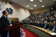 Presidenti i Republikes nderon me titullin “Nderi i Kombit” shkollen “Normale”, Uniel