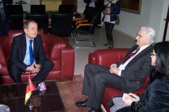 Ambasadori Helmut Hoffman takon Rektorin Liman Varoshi, Uniel