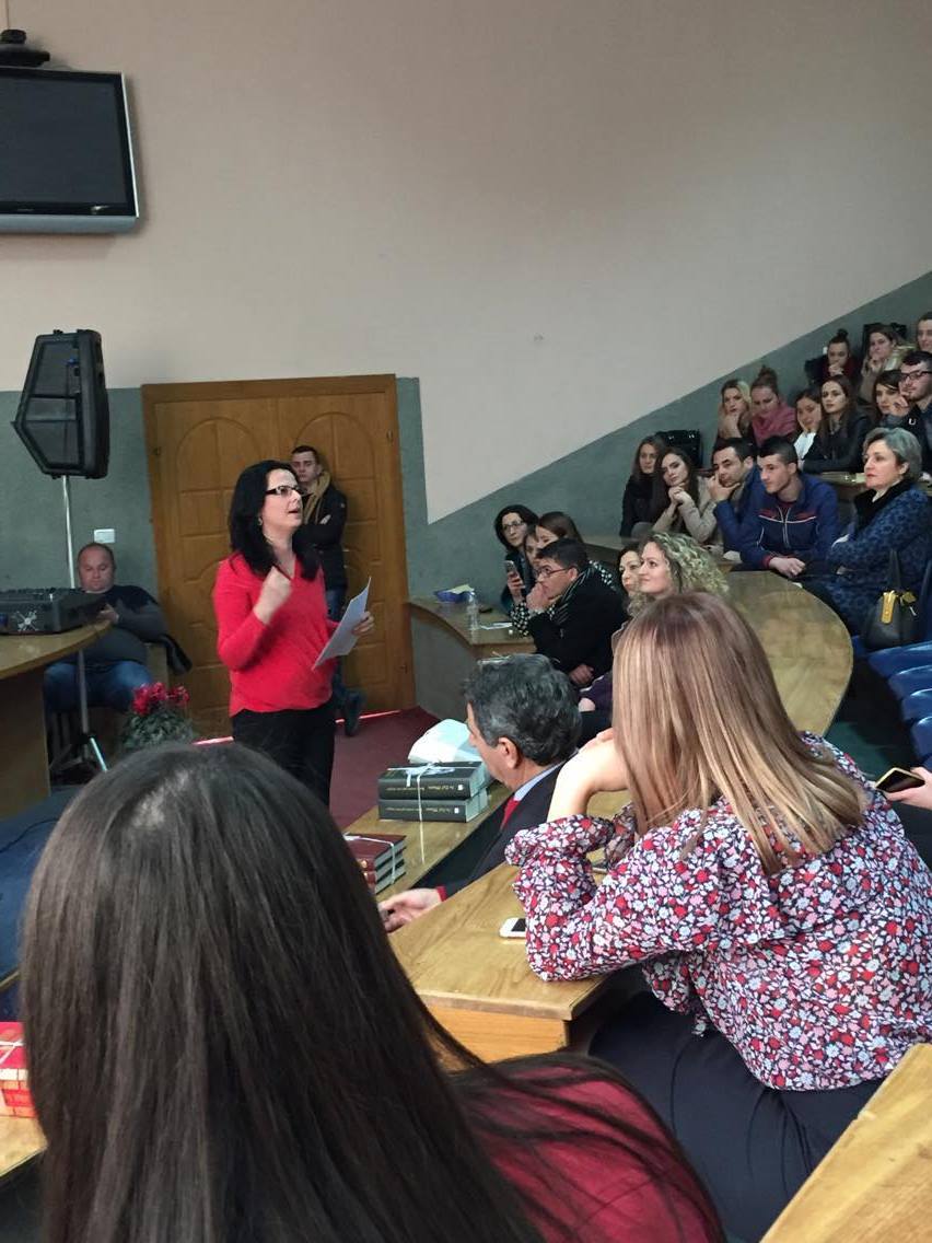 Takohemi për një libër shqip”, aktiviteti i studentëve të Gjuhë-Letërsisë