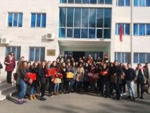 Askush nuk varfërohet duke dhuruar“ - aktivitet në ndihmë të familjeve në nevojë ,UNIEL